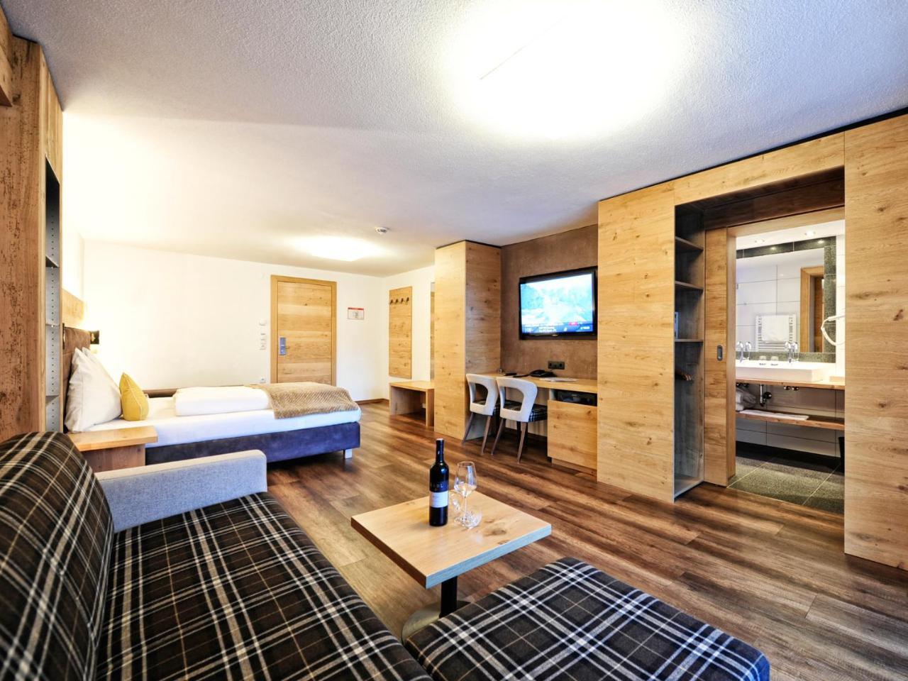 Hotel Ferienglueck Ischgl Exterior photo